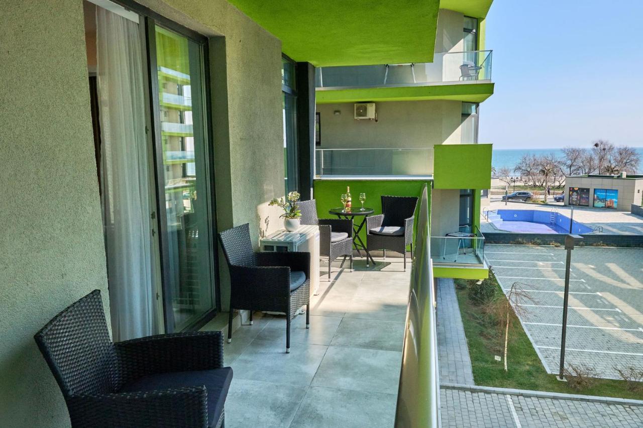 Seastar Apartment - Spa N Pools Beach Resort Mamaia Extérieur photo