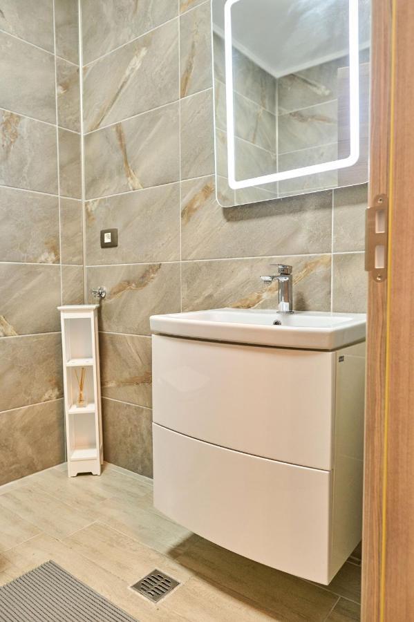 Seastar Apartment - Spa N Pools Beach Resort Mamaia Extérieur photo
