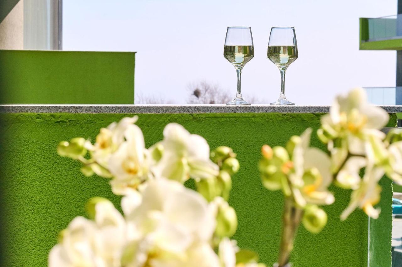 Seastar Apartment - Spa N Pools Beach Resort Mamaia Extérieur photo