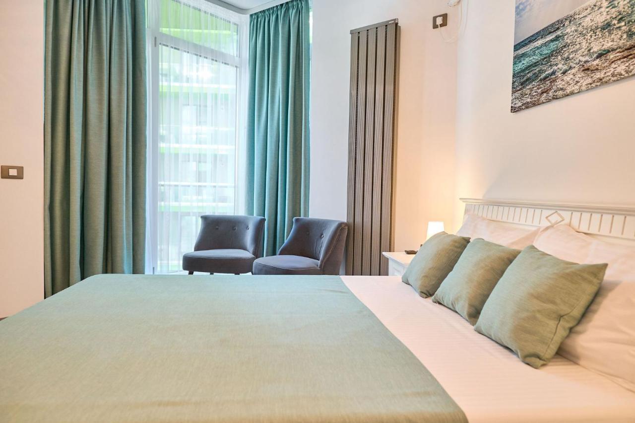 Seastar Apartment - Spa N Pools Beach Resort Mamaia Extérieur photo