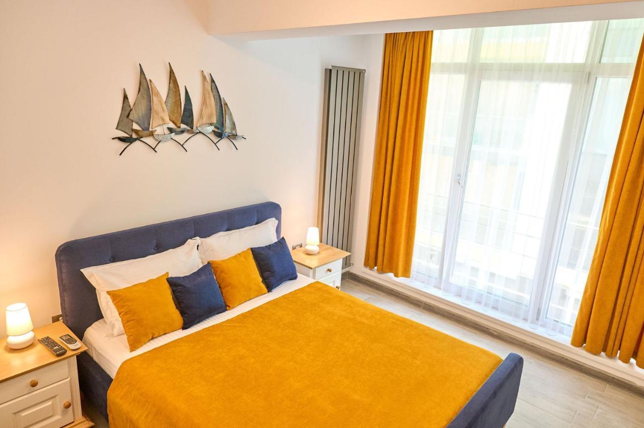 Seastar Apartment - Spa N Pools Beach Resort Mamaia Extérieur photo